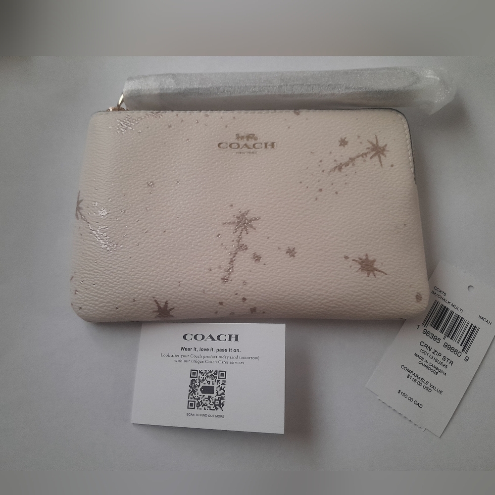 New Coach Wristlet With Star Print NWT